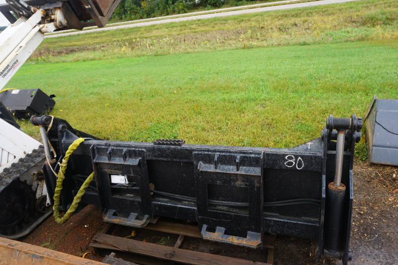 lot 11 image: Universal Mount Bobcat Skid Loader Skid Steer 80 4 in 1 Grapple Bucket