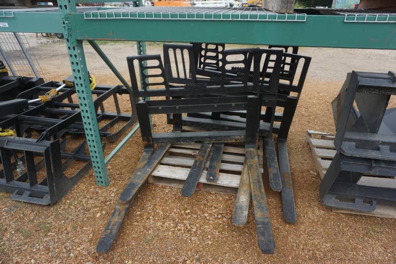 lot 12 image: Universal Mount Bobcat Skid Loader Skid Steer Walk Through Pallet Fork Attachment