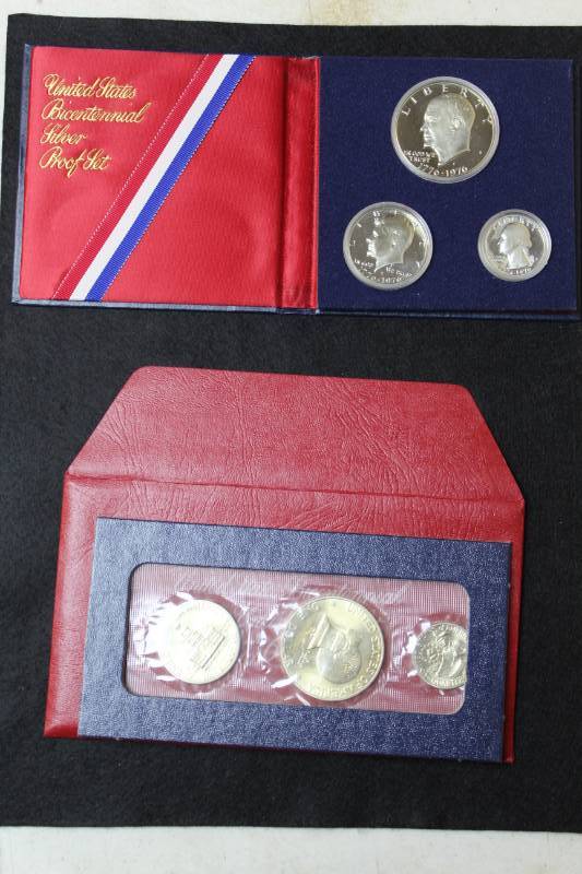 lot 17 image: Lot of (2) Coin sets, 1976 BiCentennial Proof & Uncirculated Silver Set