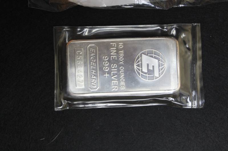 lot 31 image: Engelhard 10 Troy Ounce Silver Ingot