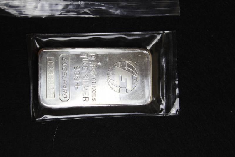lot 46 image: Engelhard 10 Troy Ounce Silver Ingot