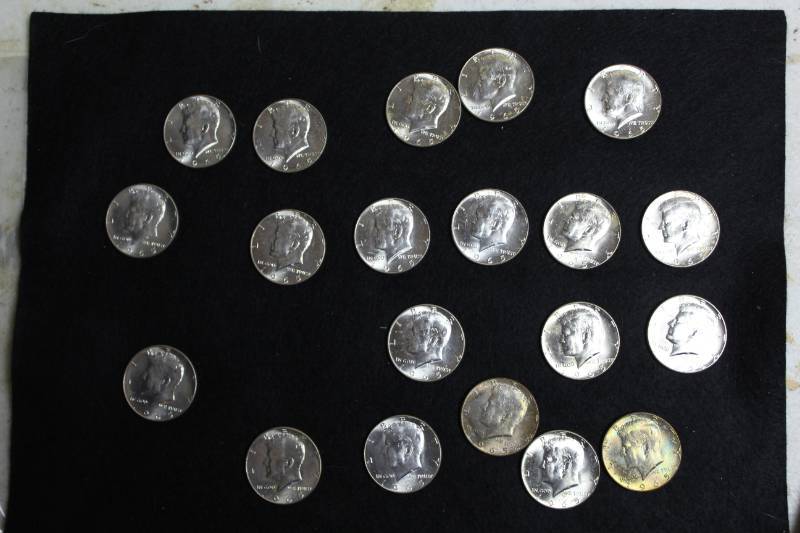 lot 56 image: Lot of(20) 1965 Kennedy Half Dollar Coins