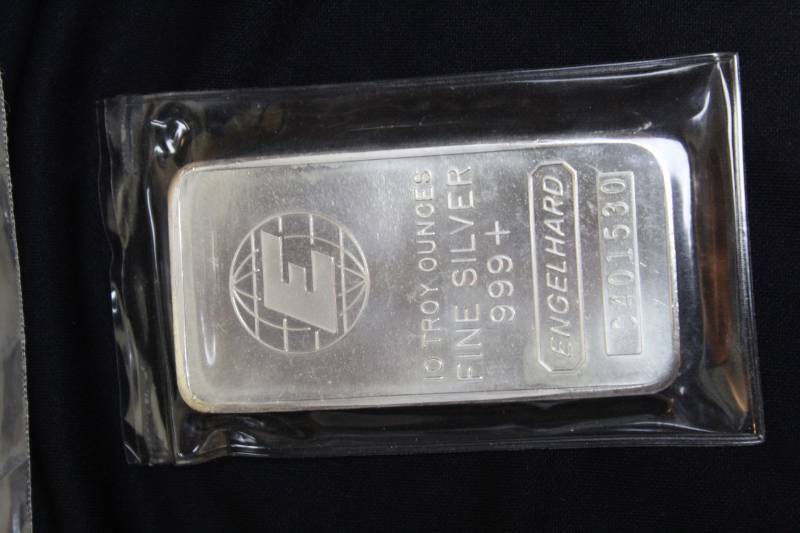 lot 62 image: Engelhard 10 Troy Ounce Silver Ingot