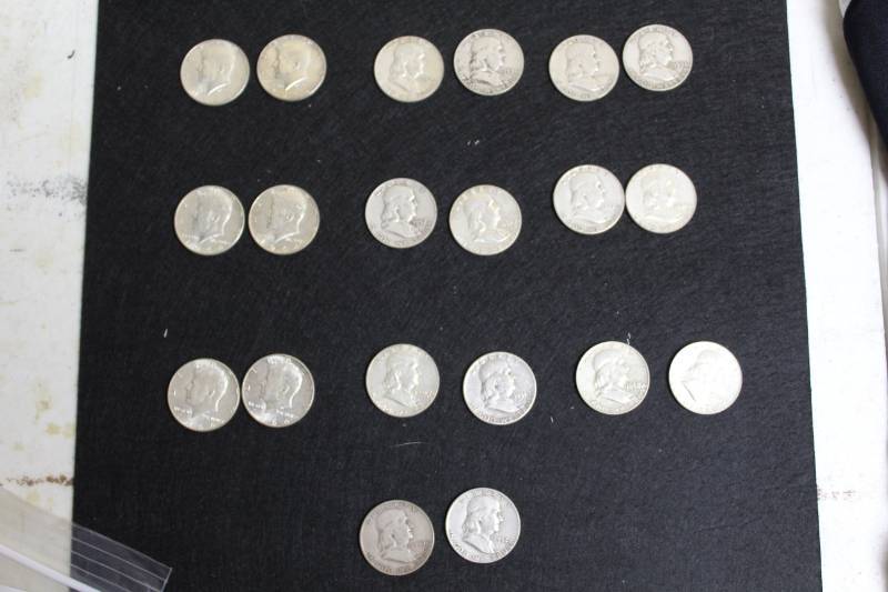 lot 67 image: Lot of (20) Pre 1965 Half Dollar Coins