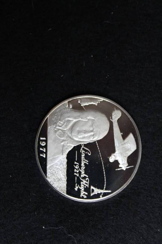 lot 73 image: 1977 1 tala Sterling Silver Coin