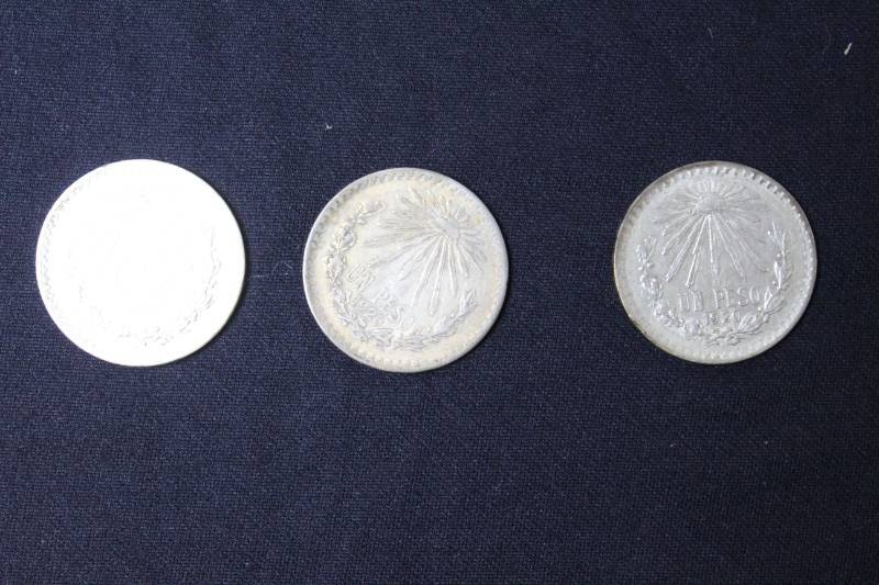lot 80 image: Lot of (3) 1920  Pesos Coins