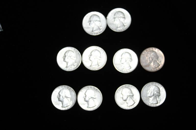 lot 128 image: Lot of (10)   1964 D WASHINGTON 90% SILVER QUARTERS .