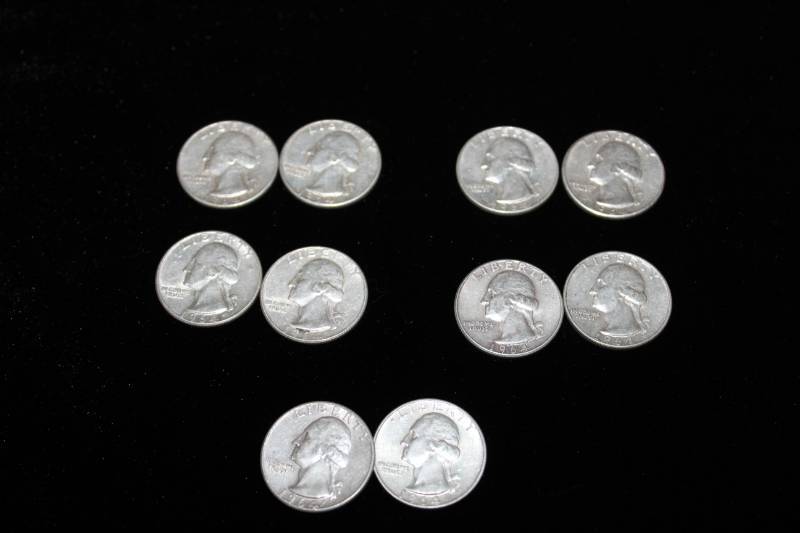 lot 125 image: Lot of (10)   1964 P WASHINGTON 90% SILVER QUARTERS .