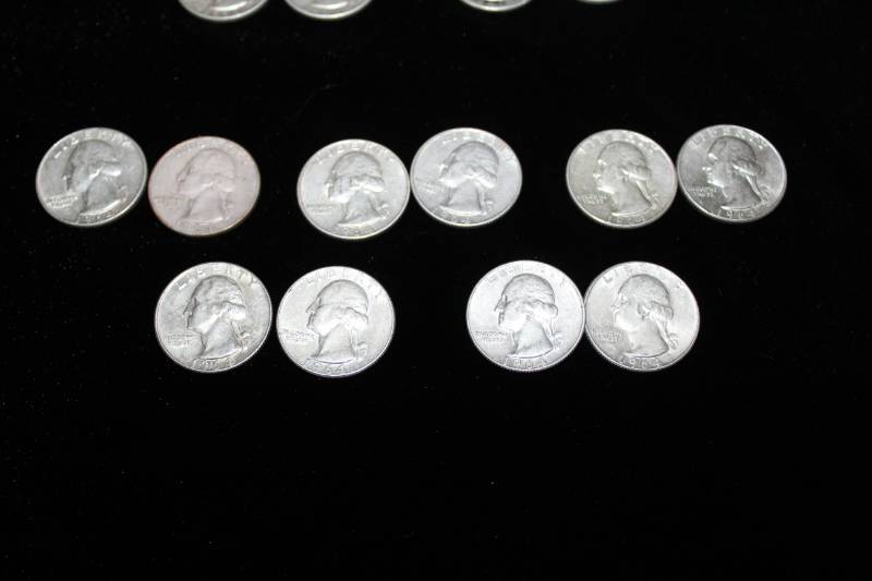 lot 143 image: Lot of (10)   1964 D WASHINGTON 90% SILVER QUARTERS .