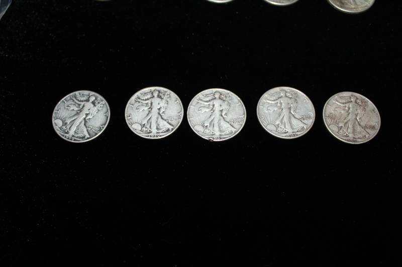 lot 149 image: Lot of (5) Walking Liberty Half Dollars