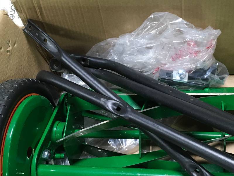 lot 51 image: Scotts, 415-16S, 16 Walk-Behind Push Reel Lawn Mower  OPEN BOX NOT USED