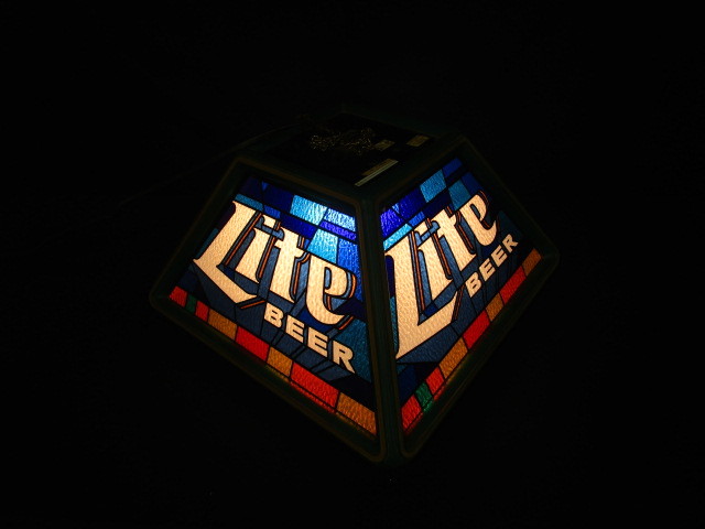 lot 15 image: Pool Table Light