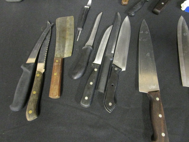 lot 38 image: Knives & Stainless Steel Trays