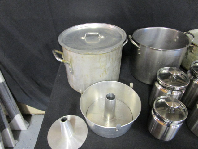lot 43 image: Misc. Alum Pots & Pitchers