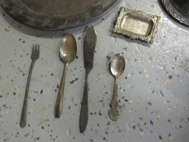 lot 59 image: Silver Serving Set & Misc. Decorations, Decor