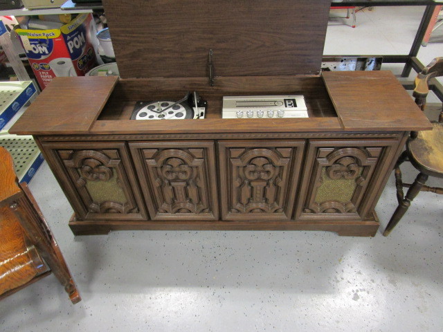 lot 64 image: Vintage Record8 Track Cabinet & Chairs