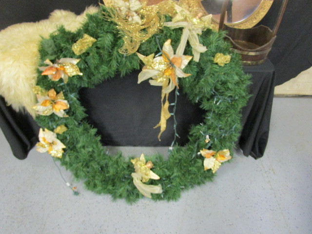 lot 65 image: Large Wreath, Tanned Fur, Mirrors, Barrel End Table
