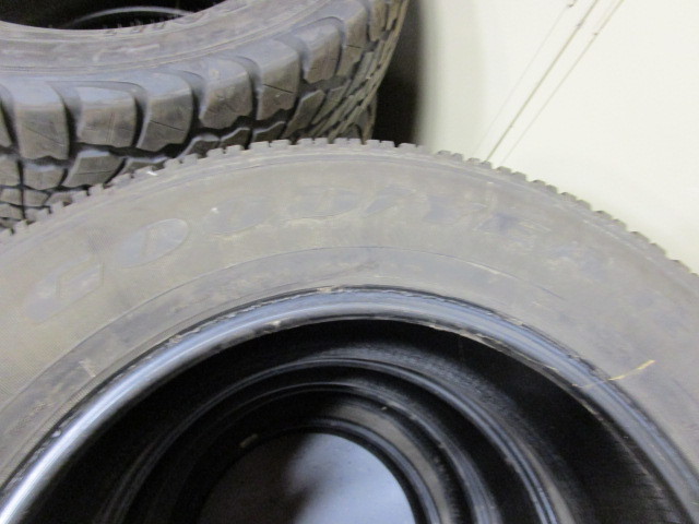 lot 73 image: Goodyear Wrangler SR-A P27560 R20 Tires