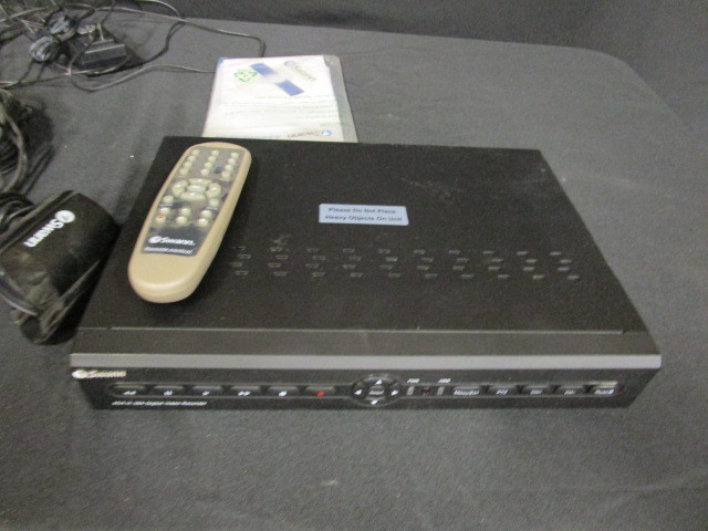 lot 76 image: Swan Surveillance System w4 Cameras
