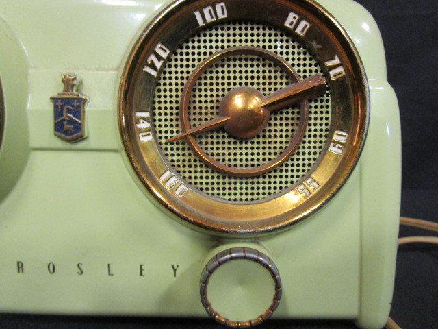 lot 116 image: Vintage Crosley Radio (works)