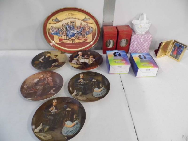 Plates - Dcor