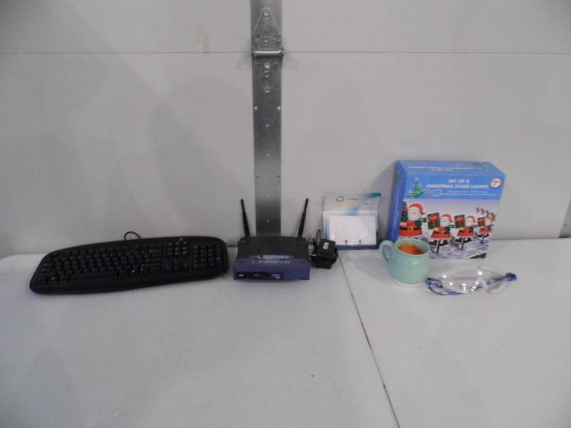 Router - Keyboard - Decor