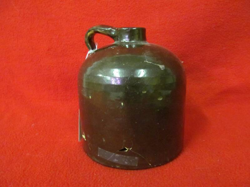 lot 7 image: common jug