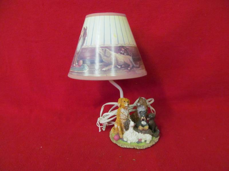 lot 15 image: lamp