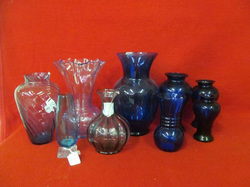 lot 20 image: Blue glassware