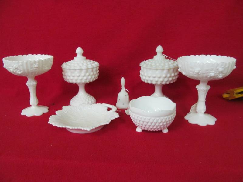 lot 23 image: Fenton ,Milk glassware