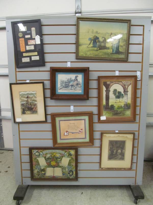 lot 53 image: display  vintage art