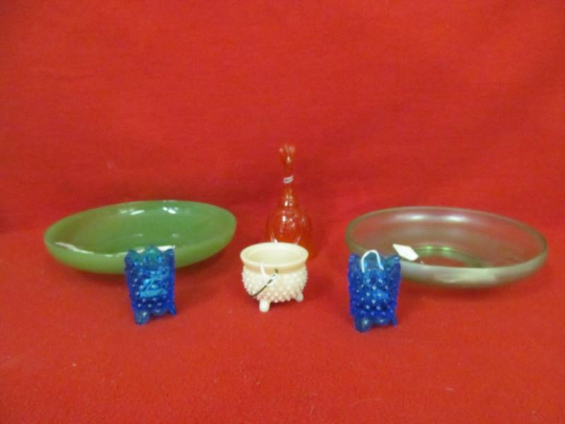lot 63 image: Fenton glassware