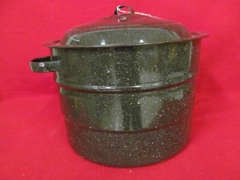 lot 74 image: Graniteware canner
