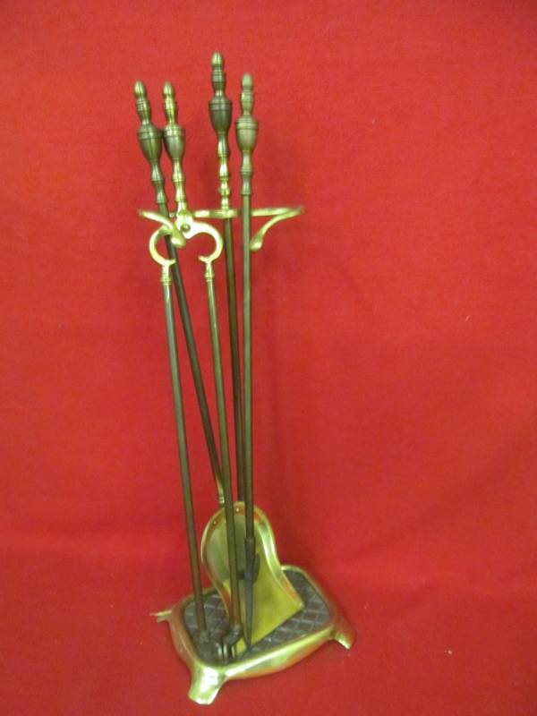 lot 103 image: fireplace tools