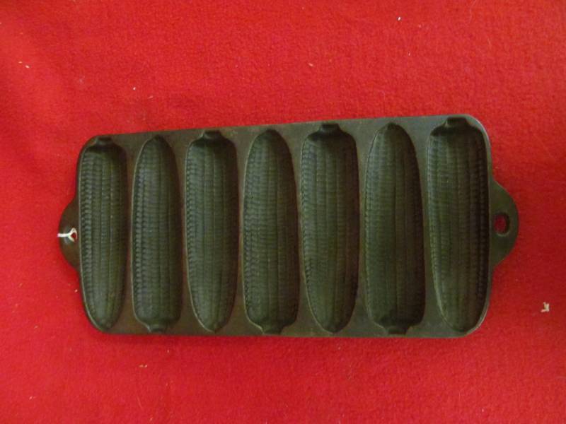 lot 114 image: Wagner Junior crusty corn cob