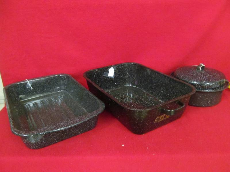 lot 122 image: roaster pans