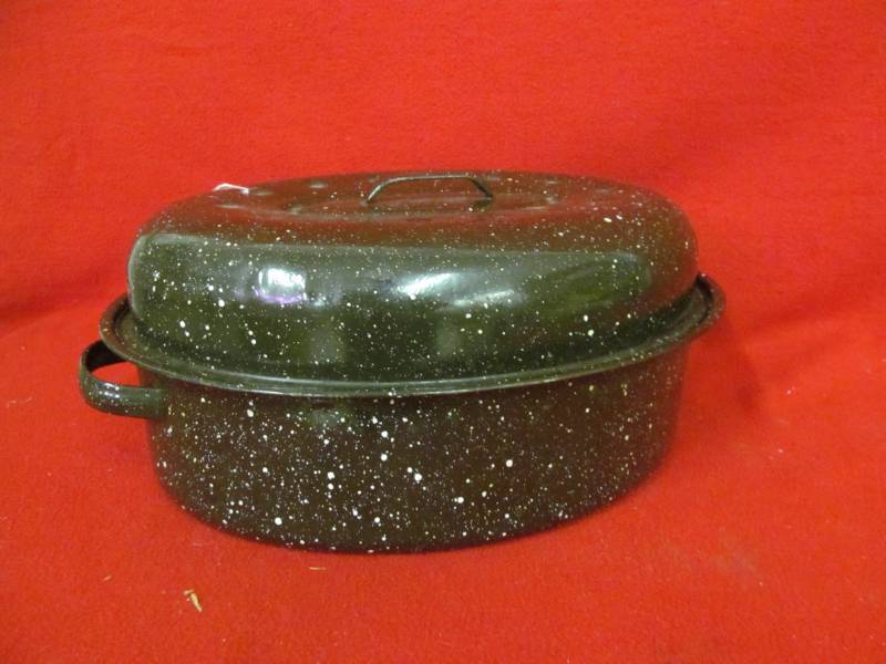 lot 123 image: black enamel  ware roaster