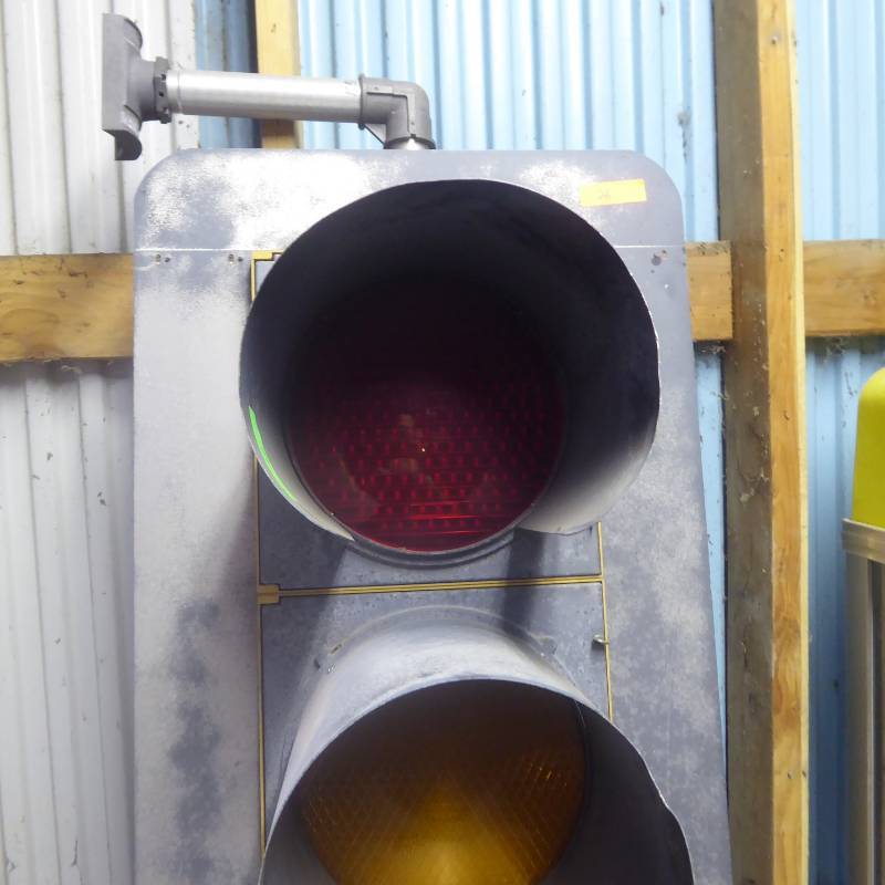 lot 26 image: 3 Section Traffic Light