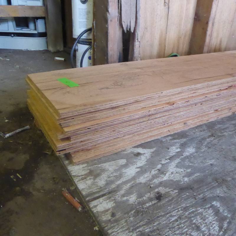 lot 32 image: Lot of Eleven 11 x 8 x 12 CDX Boards