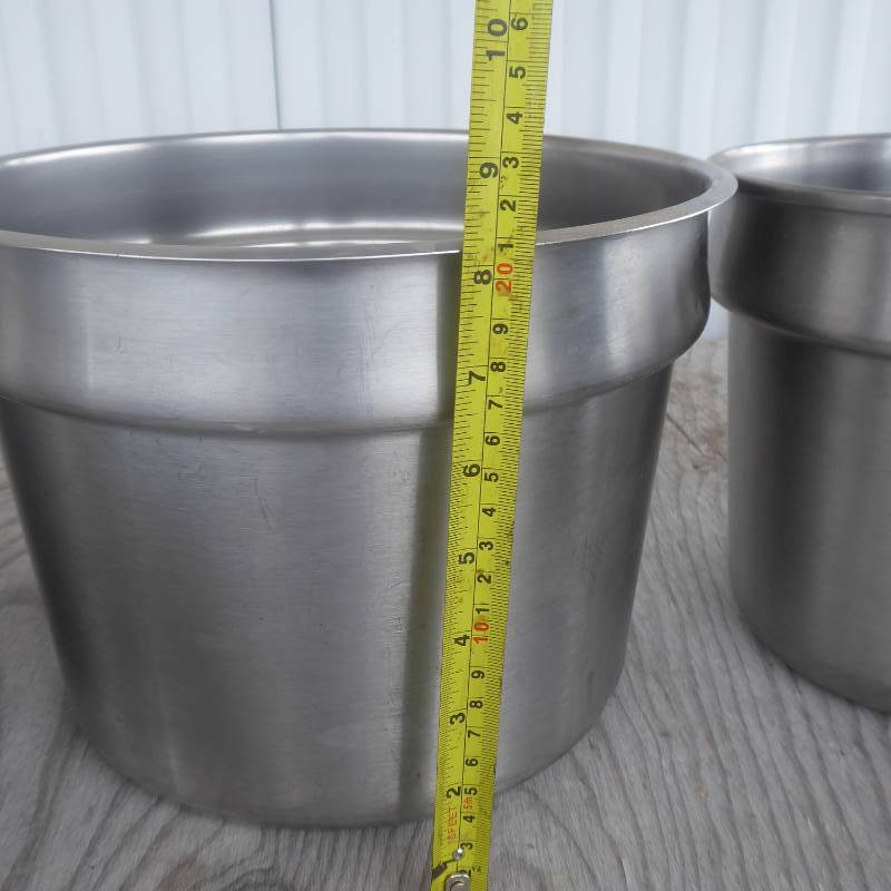 lot 44 image: Mixing Bowls, Food Containers and Strainer Lot