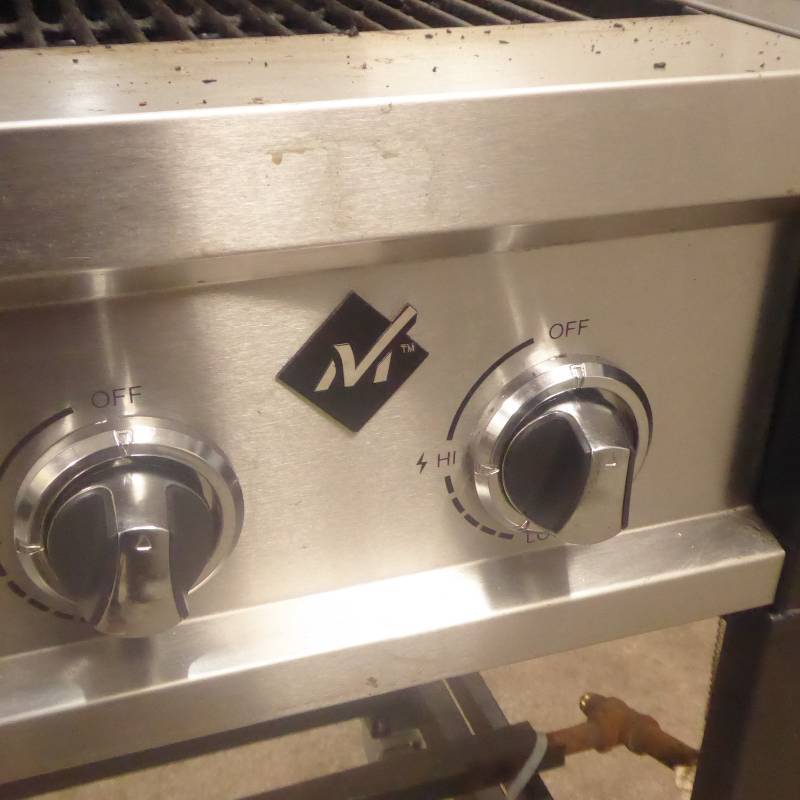 Bakers & Chefs 8 Burner Gas Event Grill Fairmont Raceway Auction KBID