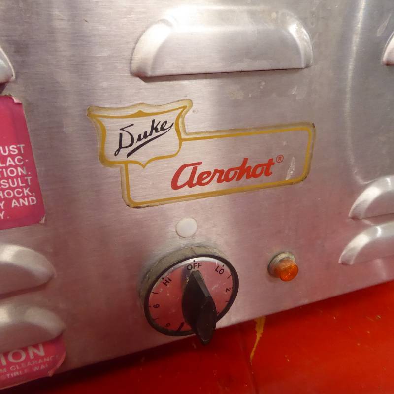 lot 138 image: Duke Aerohot Waterless Electric Counter Top Food Warmer