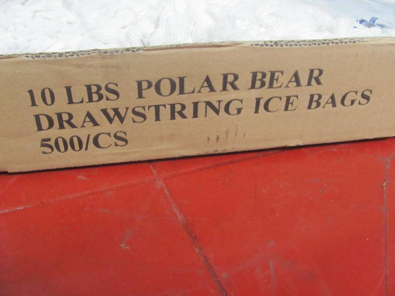 lot 178 image: Box Full of 10 lb Drawstring Ice Bags