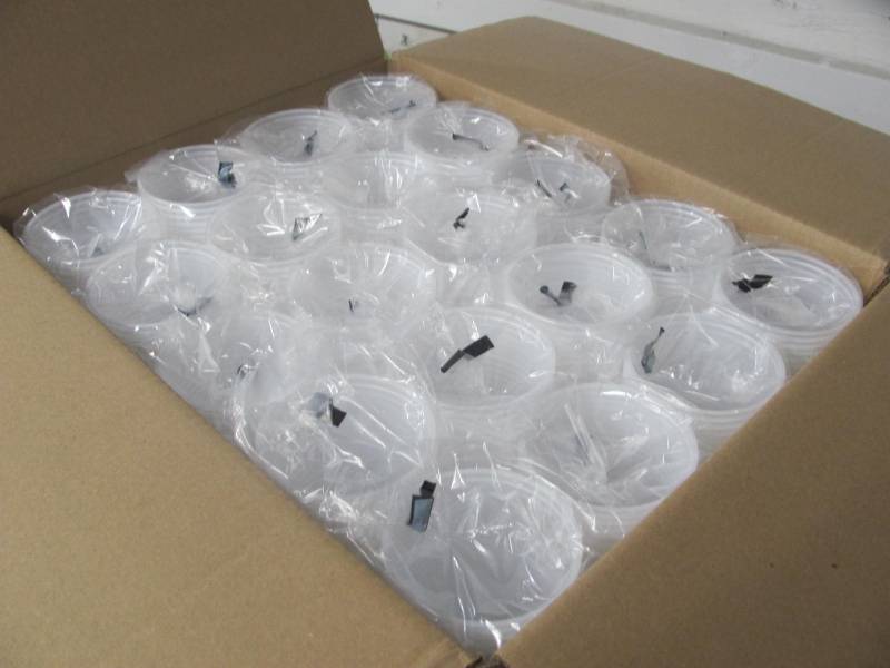 lot 179 image: Lot of 1216 oz Plastic Cups with Stirrer Straws