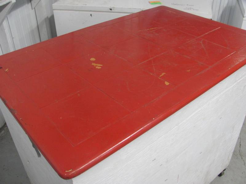 lot 186 image: Rolling Counter Top