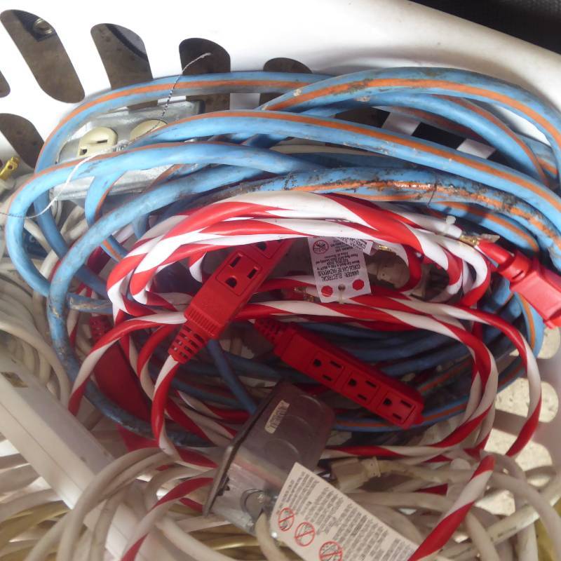 lot 226 image: Lot of Extension Cords and Power Strips