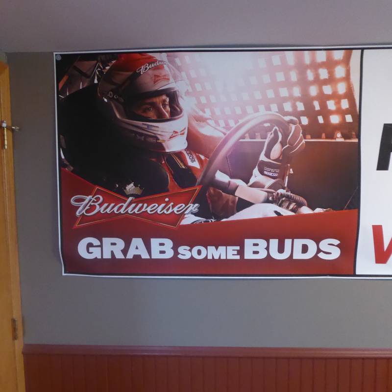lot 246 image: Budweiser 8x 4 Race Fans Paper Banner