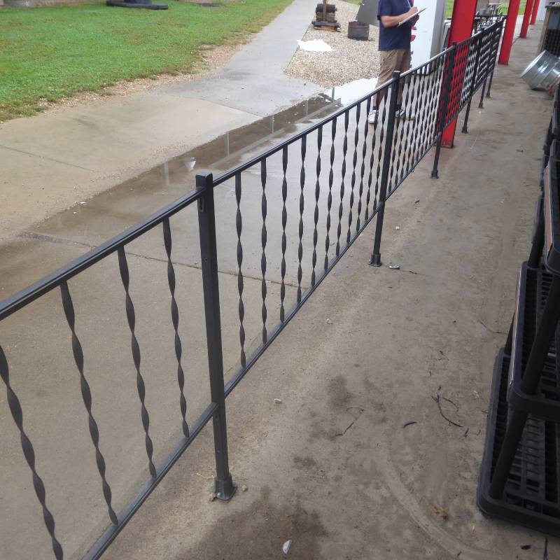 lot 279 image: 39 x 42 Tall Decorative Steel Fence