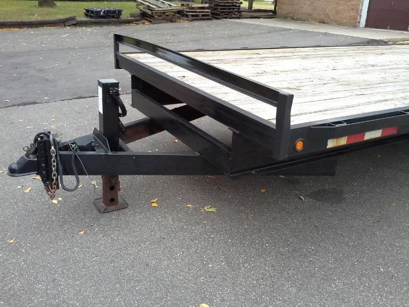 lot 1 image: 2005 Mimbach 18 Trailer with 5 Beavertail