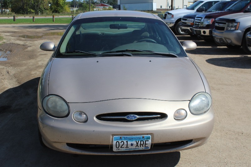 1999 Ford Taurus SE - 138,037 Miles -